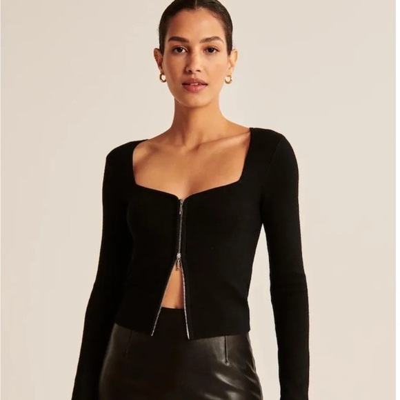 NWT Abercrombie & Fitch Long Sleeve Top✨ - Picture 1 of 6